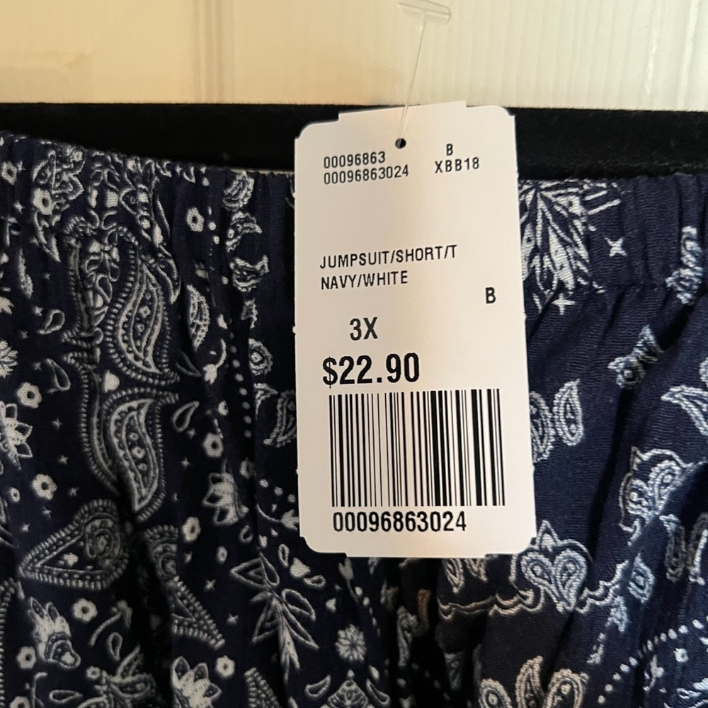 Navy & White Paisley Romper - Picture 4 of 6